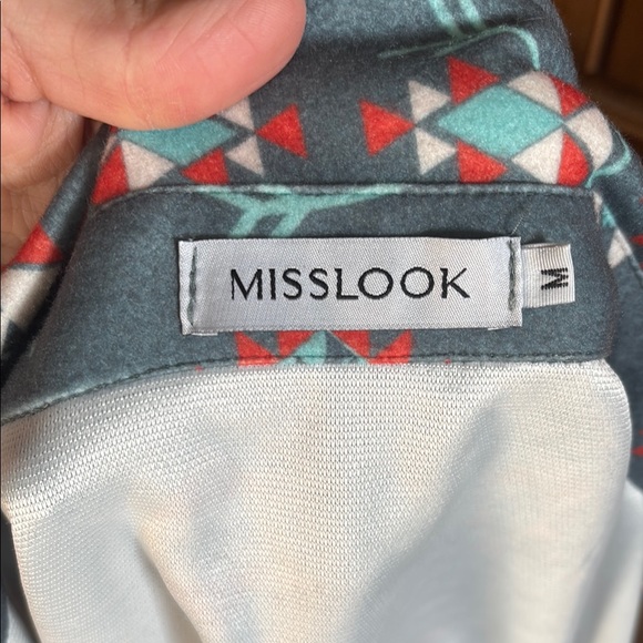 Geometric Patterned Button-Up Shirt - Picture 3 of 3